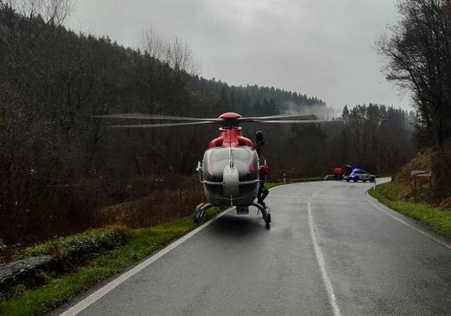 Helicóptero de la Ertzaintza que ha participado en el operativo.